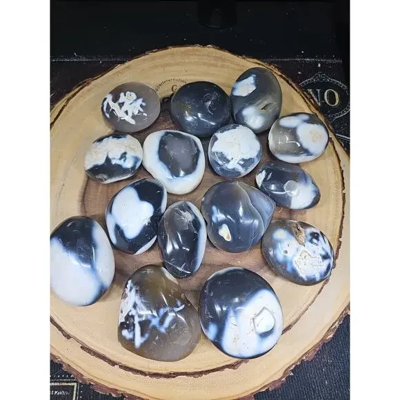 1each Natural Orca Agate Killer Whale Carnelian Crystal Heart Palm Healing - Picture 3 of 7